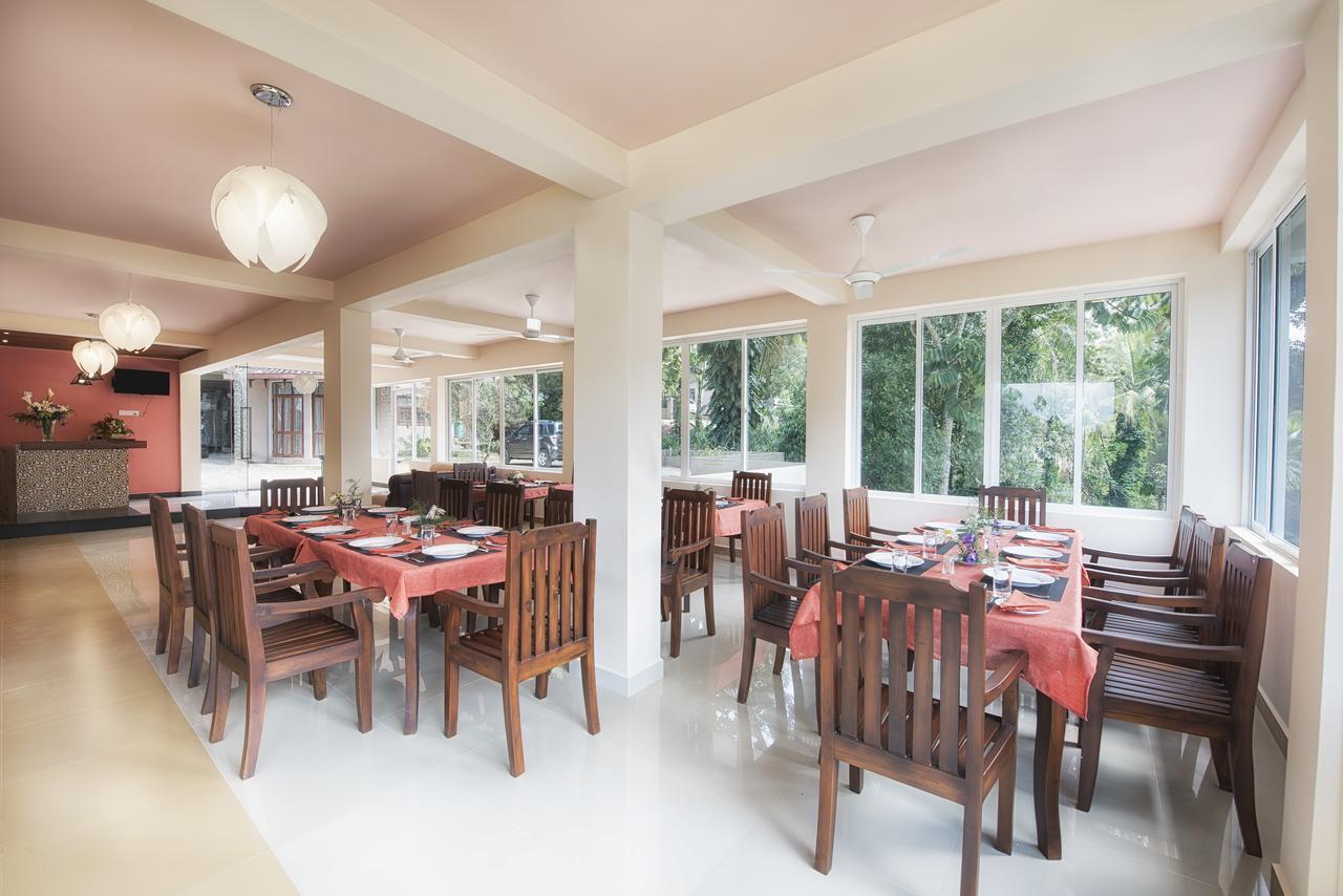 Sobaya Hotel Канді Екстер'єр фото
