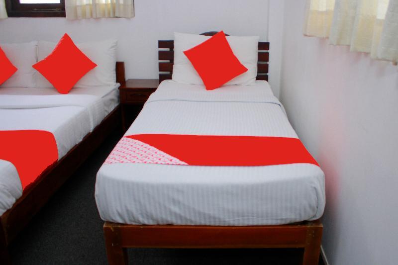 Sobaya Hotel Канді Екстер'єр фото