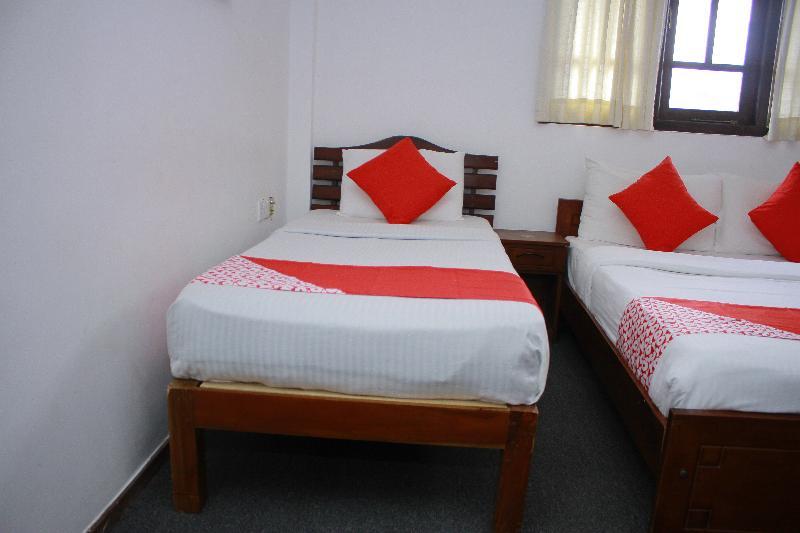 Sobaya Hotel Канді Екстер'єр фото
