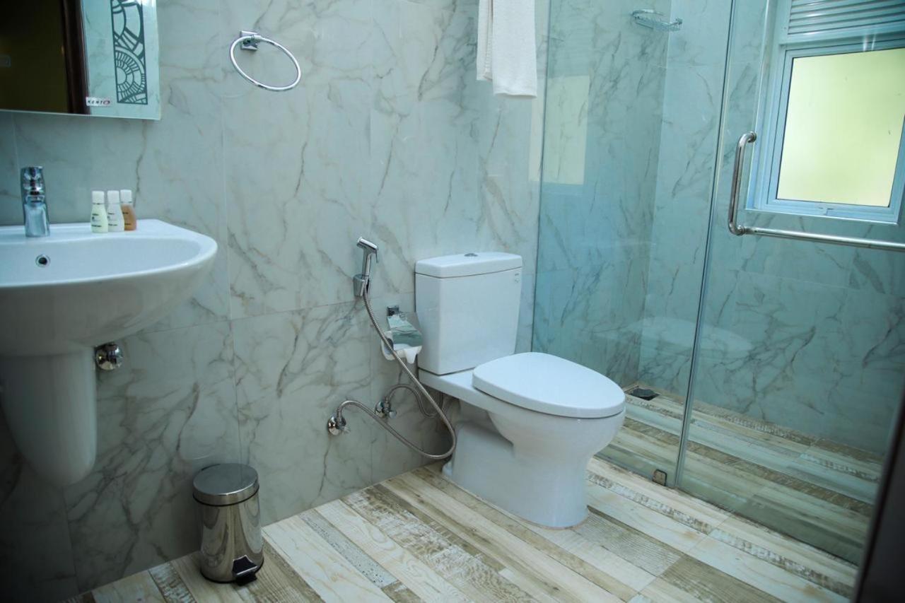 Sobaya Hotel Канді Екстер'єр фото